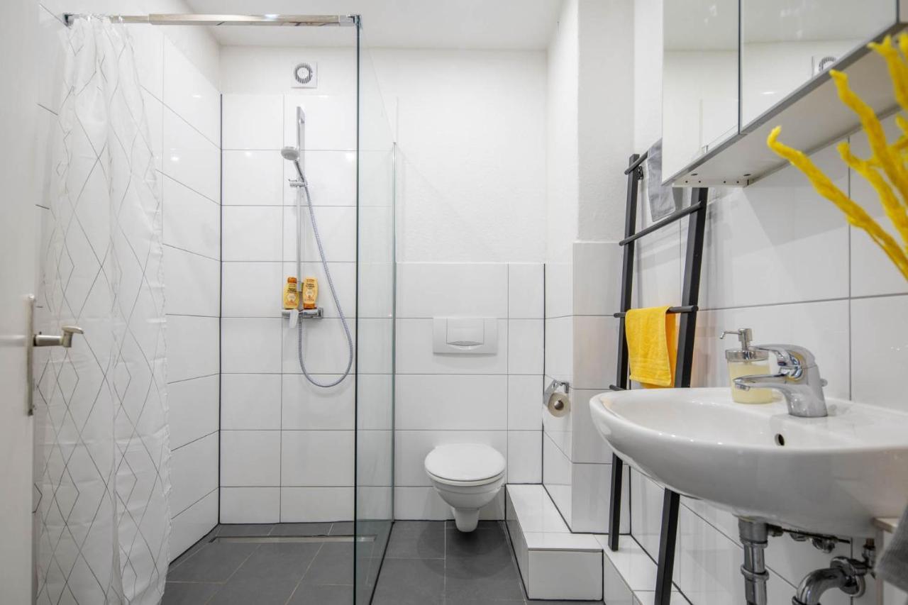 Studio Loft With Walk-In Rain-Shower Lägenhet Hamburg-Harburg Exteriör bild