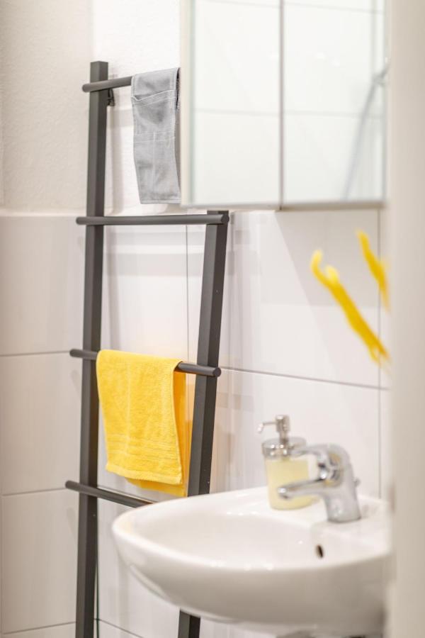 Studio Loft With Walk-In Rain-Shower Lägenhet Hamburg-Harburg Exteriör bild